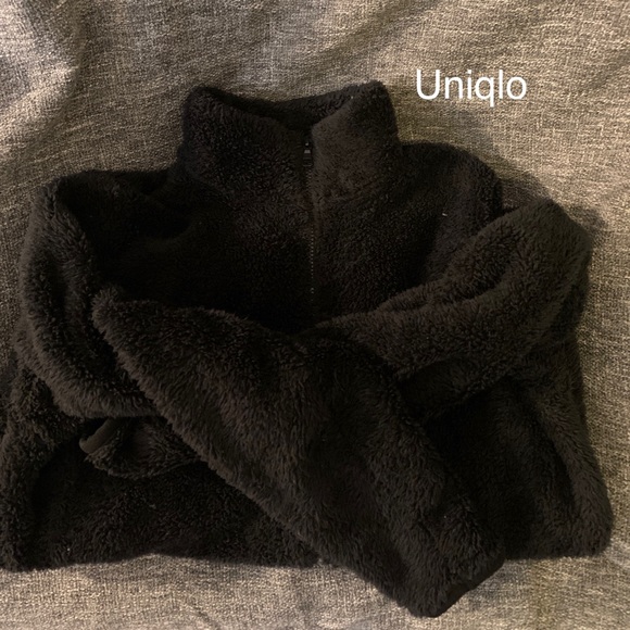 2/35 Uniqlo black sleeve jacket ✨ - Picture 1 of 4